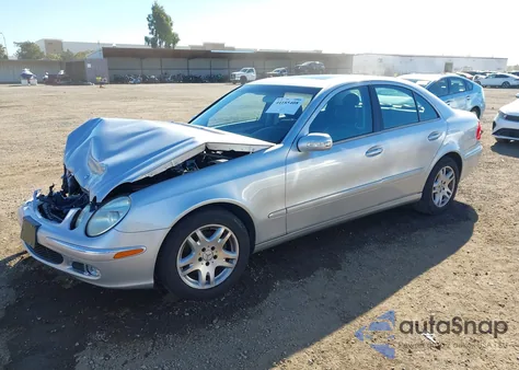 2004 Mercedes-Benz E 320 z USA, uszkodzony, nr VIN WDBUF65J64A521212